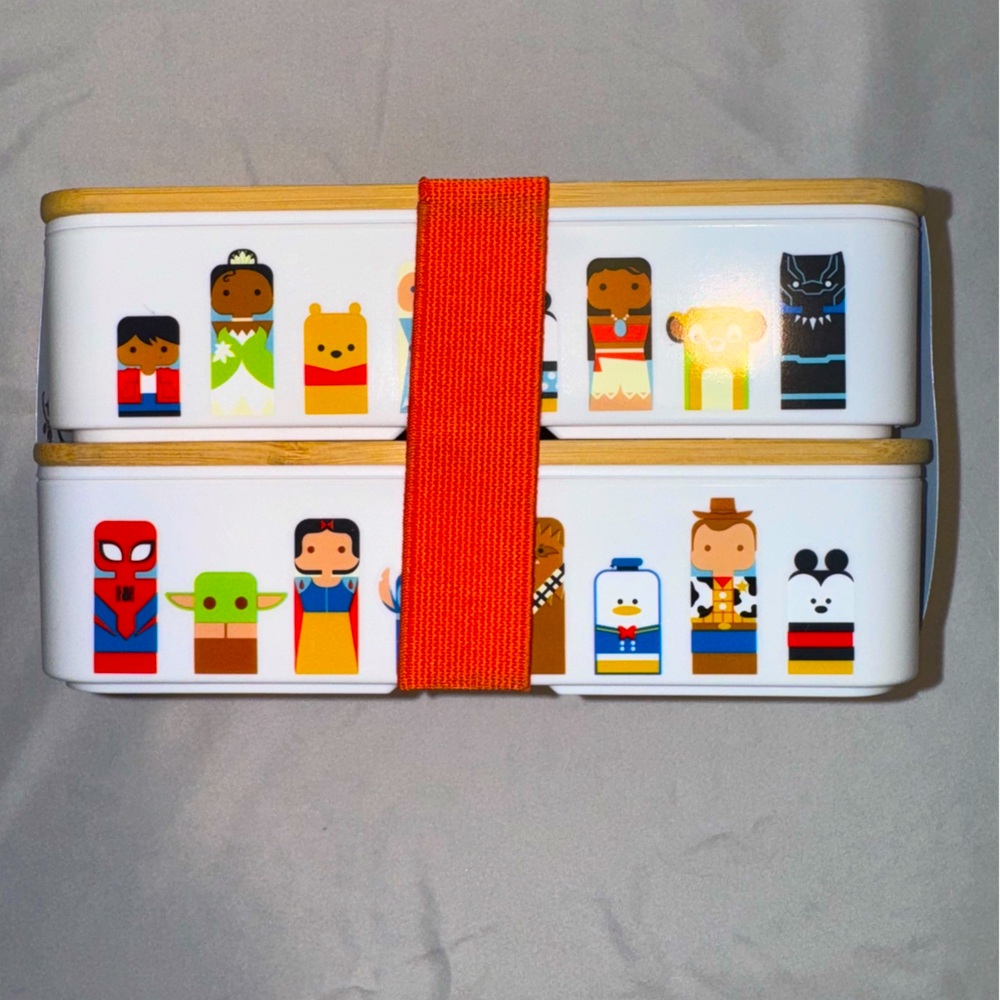 DISNEY100
CELEBRATION UNIFIED
CHARACTERS BENTO BOX
NEW WITH TAG